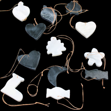 Christmas tree decoration shapes - 6 Black & 6 White Jade 34-38mm 170-190g in sunlight - Rocks and Things Store