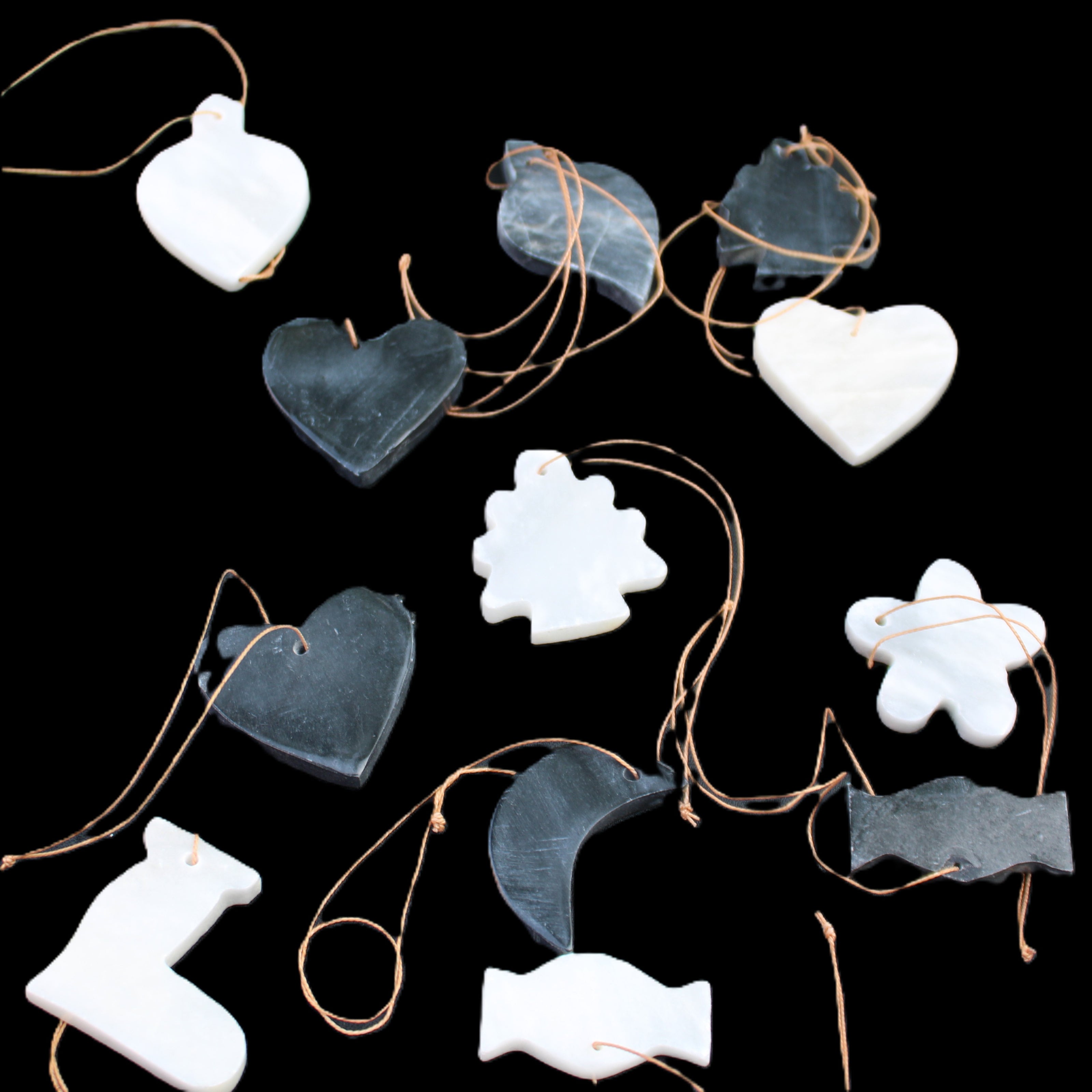 Christmas tree decoration shapes - 6 Black & 6 White Jade 34-38mm 170-190g in sunlight - Rocks and Things Store