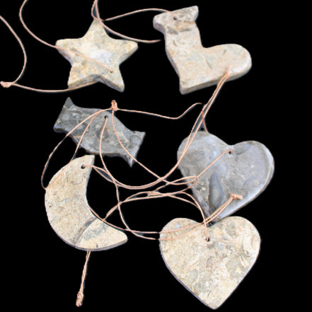 Christmas tree decoration shapes - 6 Fossil rock shapes 34-38mm 88g in sunlight - Rocks and Things Store