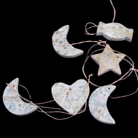 Christmas tree decoration shapes - 6 Fossil rock shapes 34-38mm 68g in sunlight - Rocks and Things Store