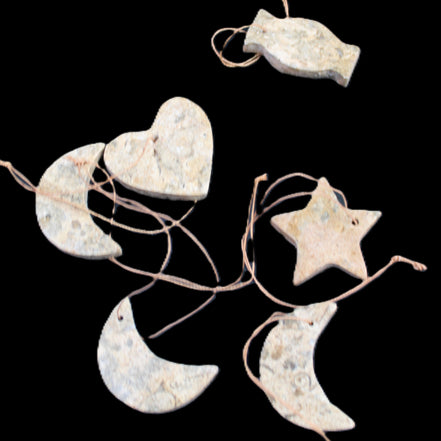 Christmas tree decoration shapes - 6 Fossil rock shapes 34-38mm 68g in sunlight - Rocks and Things Store