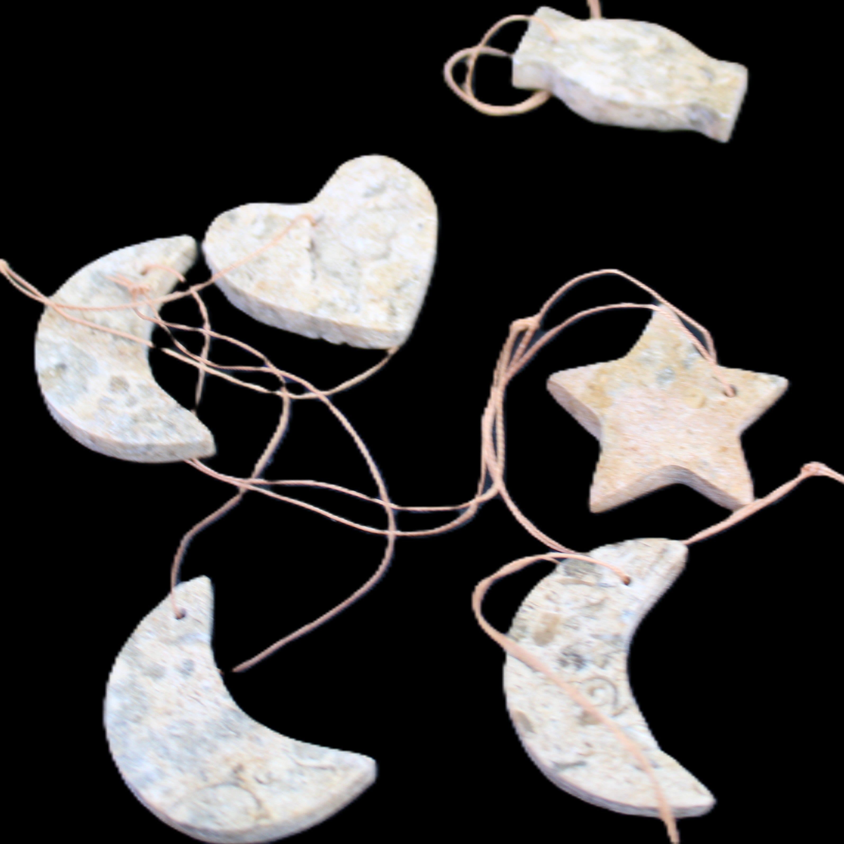 Christmas tree decoration shapes - 6 Fossil rock shapes 34-38mm 68g in sunlight - Rocks and Things Store