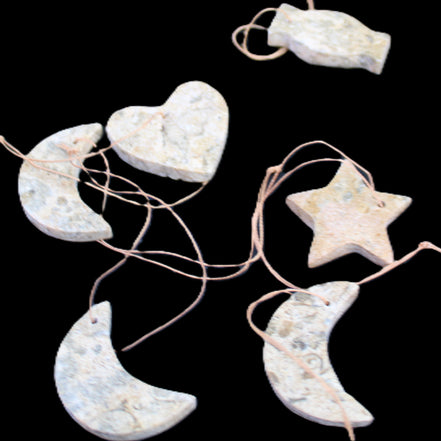 Christmas tree decoration shapes - 6 Fossil rock shapes 34-38mm 68g in sunlight - Rocks and Things Store