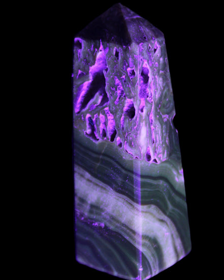 Chocolate Calcite obelisk 111*35mm 208g in UV light - Rocks and Things Store