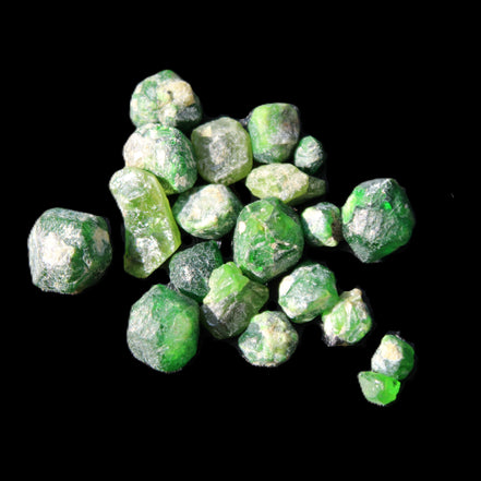 Green Garnets from Pakistan approx. 20-60 tiny crystals 10g in sunlight - Rocks and Things Store