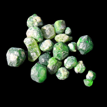 Green Garnets from Pakistan approx. 20-60 tiny crystals 10g in sunlight - Rocks and Things Store