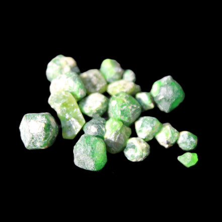 Green Garnets from Pakistan approx. 20-60 tiny crystals 10g in sunlight - Rocks and Things Store