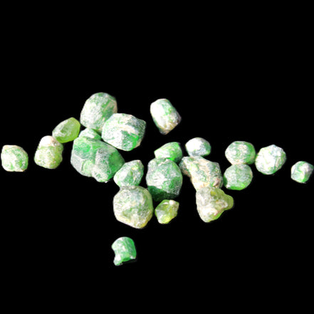 Green Garnets from Pakistan approx. 20-60 tiny crystals 10g in sunlight - Rocks and Things Store