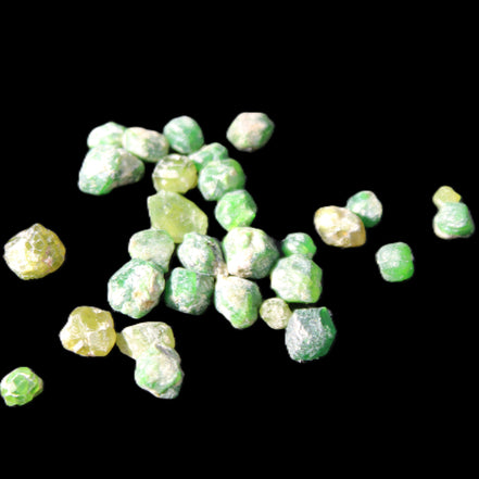 Green Garnets from Pakistan approx. 20-60 tiny crystals 10g in sunlight - Rocks and Things Store