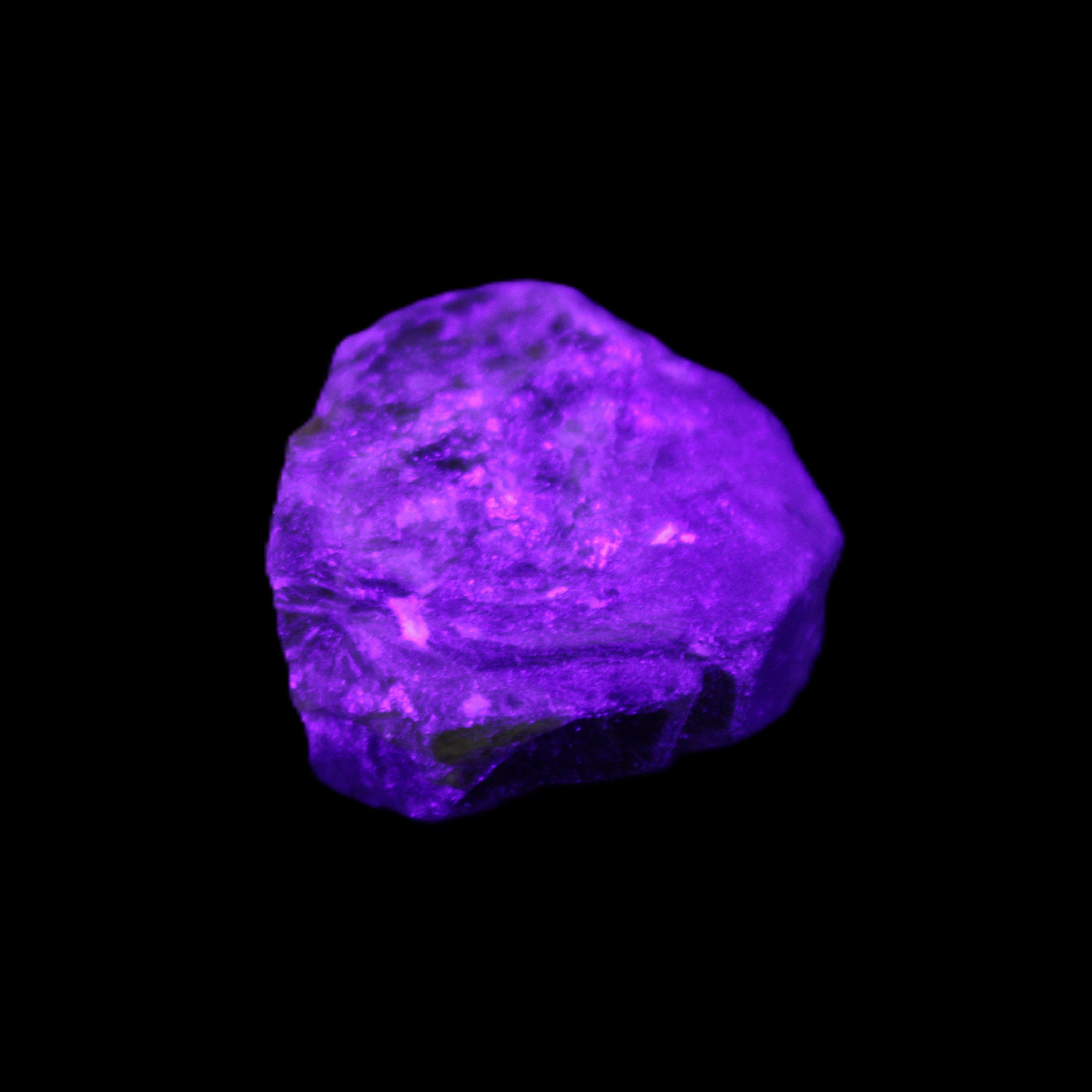 Green Garnet from Pakistan 22*20*11mm crystal 14.2g in UV light - Rocks and Things Store
