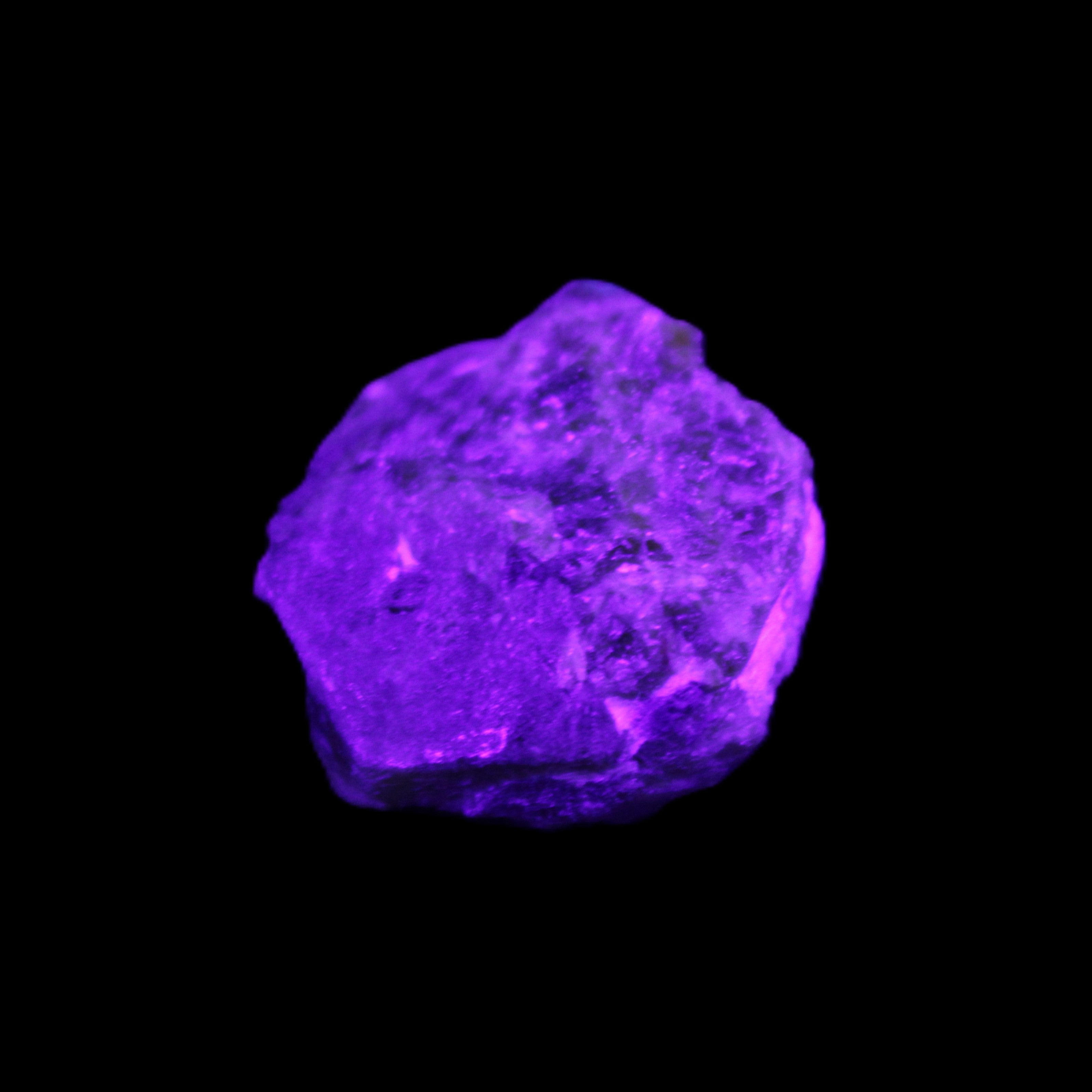 Green Garnet from Pakistan 22*20*11mm crystal 14.2g in UV light - Rocks and Things Store