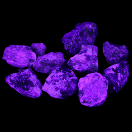 Green Garnet from Pakistan 10 tiny crystals 14.3g in UV light - Rocks and Things Store