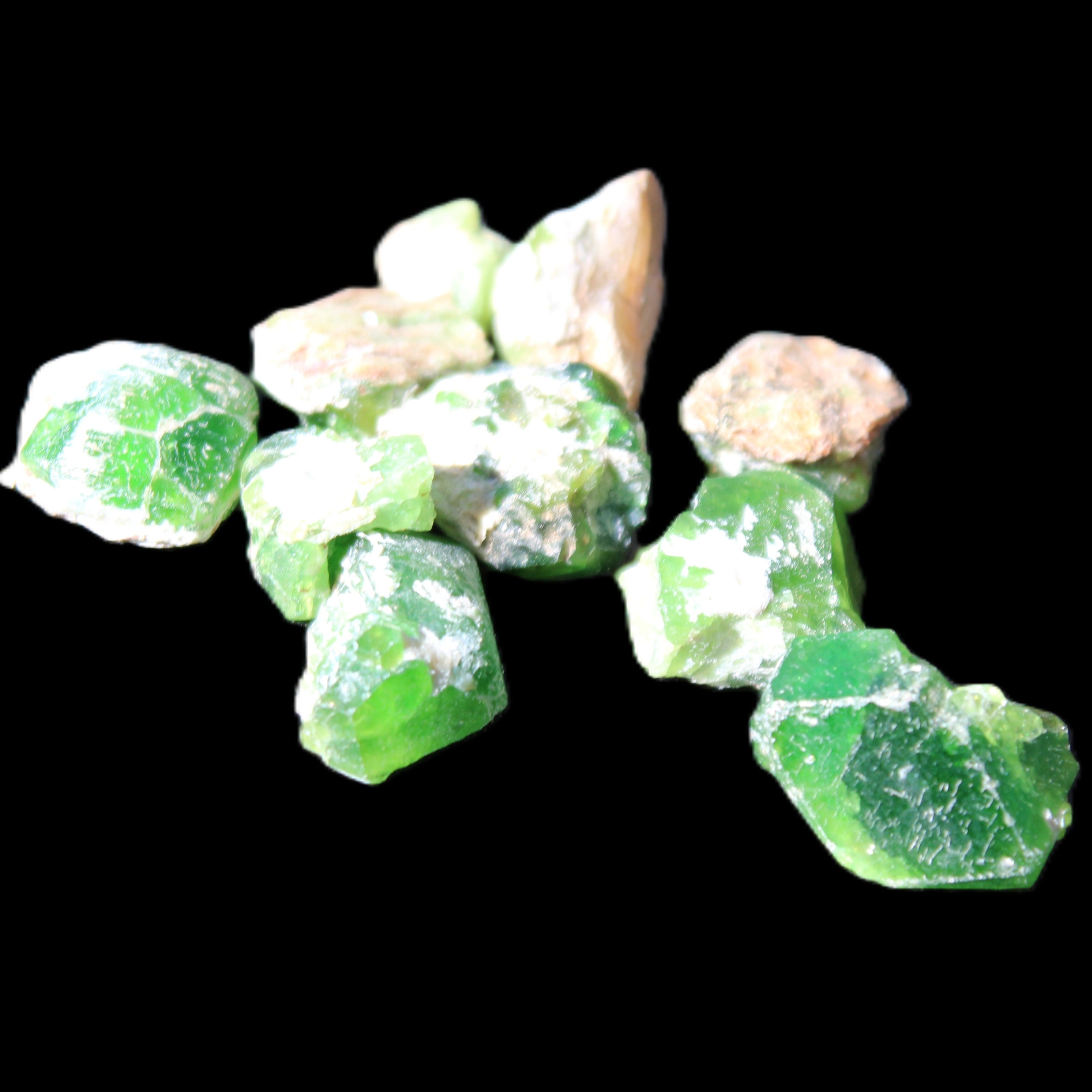 Green Garnet from Pakistan 10 tiny crystals 14.3g in sunlight - Rocks and Things Store