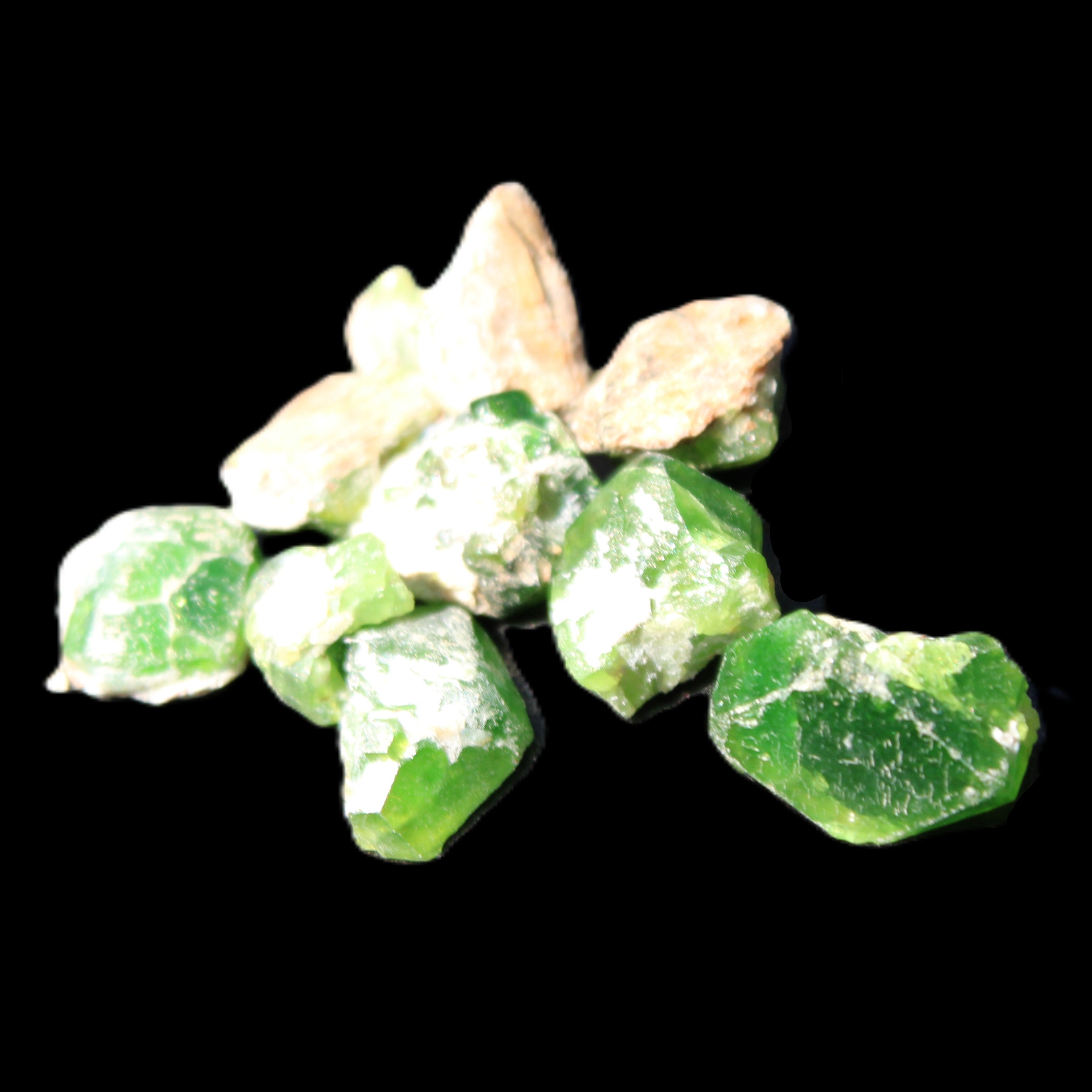 Green Garnet from Pakistan 10 tiny crystals 14.3g in sunlight - Rocks and Things Store