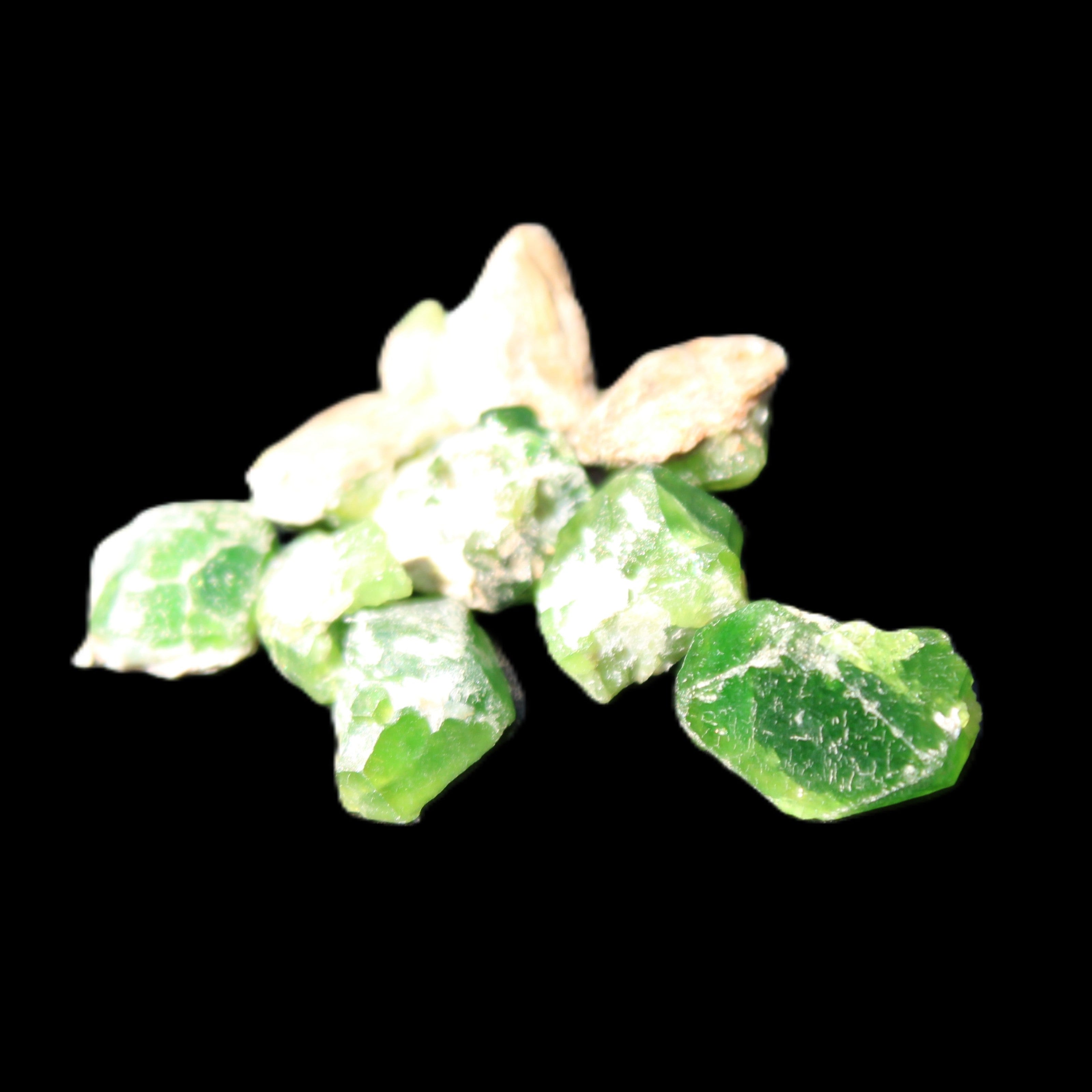 Green Garnet from Pakistan 10 tiny crystals 14.3g in sunlight - Rocks and Things Store