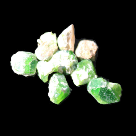 Green Garnet from Pakistan 10 tiny crystals 14.3g in sunlight - Rocks and Things Store