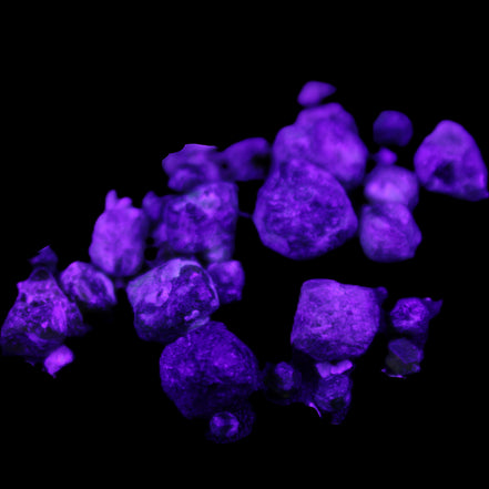 Green Garnet from Pakistan 26 tiny crystals 6.9g in UV light - Rocks and Things Store