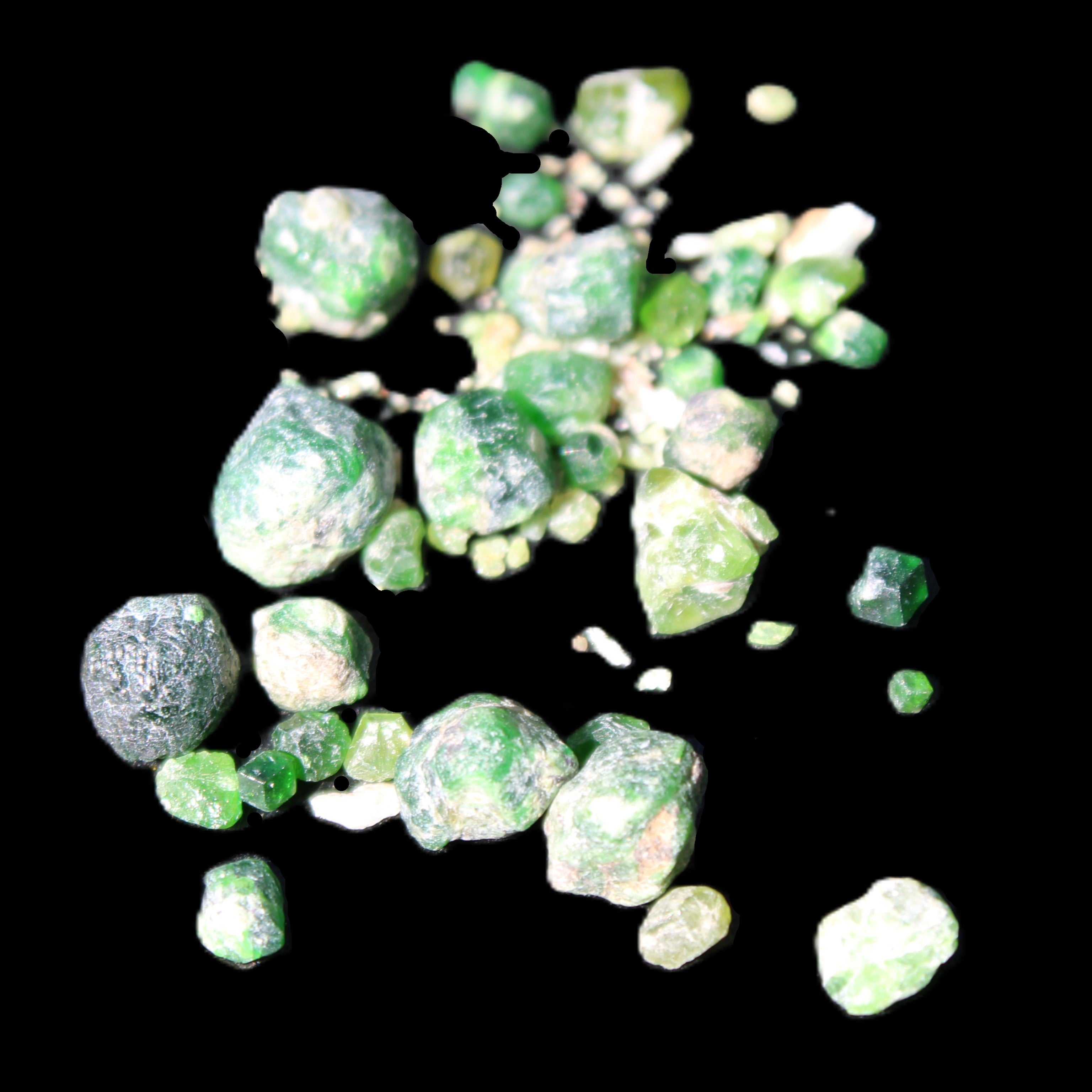 Green Garnet from Pakistan 26 tiny crystals 6.9g in sunlight - Rocks and Things Store
