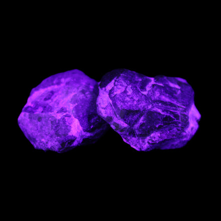 Green Garnet from Pakistan 2 crystals 20/22mm 11.5g in UV light - Rocks and Things Store