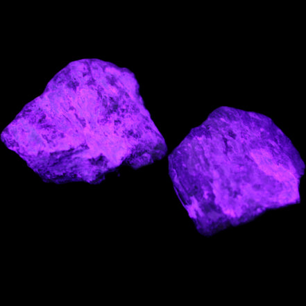 Green Garnet from Pakistan 2 crystals 20/22mm 11.5g in UV light - Rocks and Things Store