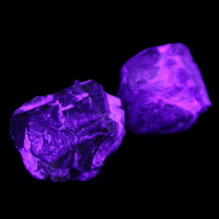 Green Garnet from Pakistan 2 crystals 20/22mm 11.5g in UV light - Rocks and Things Store