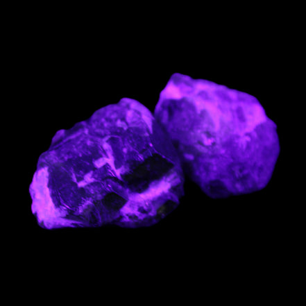 Green Garnet from Pakistan 2 crystals 20/22mm 11.5g in UV light - Rocks and Things Store