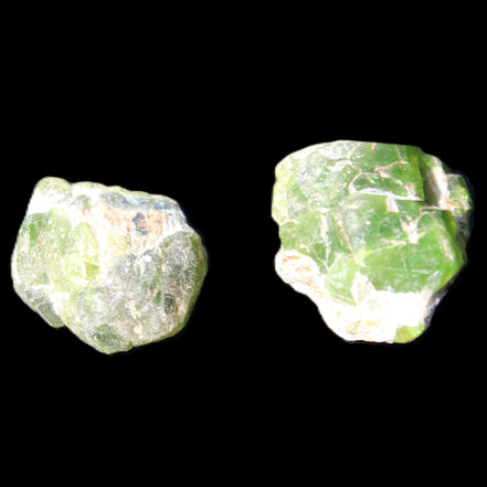 Green Garnet from Pakistan 2 crystals 20/22mm 11.5g in sunlight - Rocks and Things Store