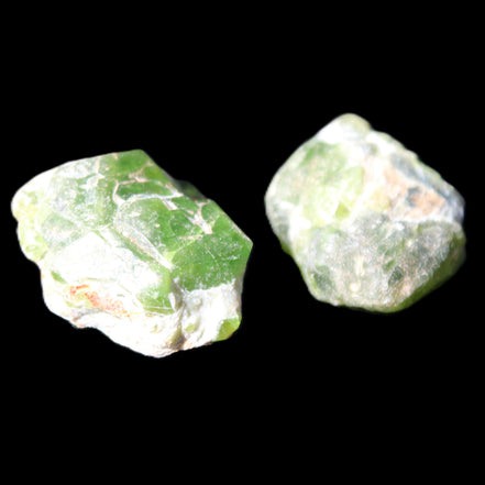 Green Garnet from Pakistan 2 crystals 20/22mm 11.5g in sunlight - Rocks and Things Store