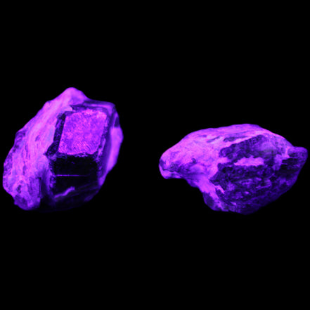 Green Garnet from Pakistan 2 crystals 20mm 12.1g in UV light - Rocks and Things Store