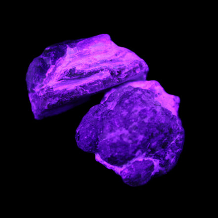 Green Garnet from Pakistan 2 crystals 20mm 12.1g in UV light - Rocks and Things Store