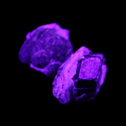 Green Garnet from Pakistan 2 crystals 20mm 12.1g in UV light - Rocks and Things Store