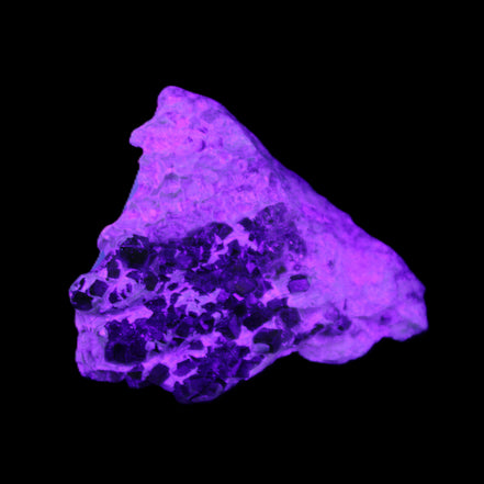 Green Garnet from Pakistan crystal cluster 32*40*18mm 20.0g in UV light - Rocks and Things Store