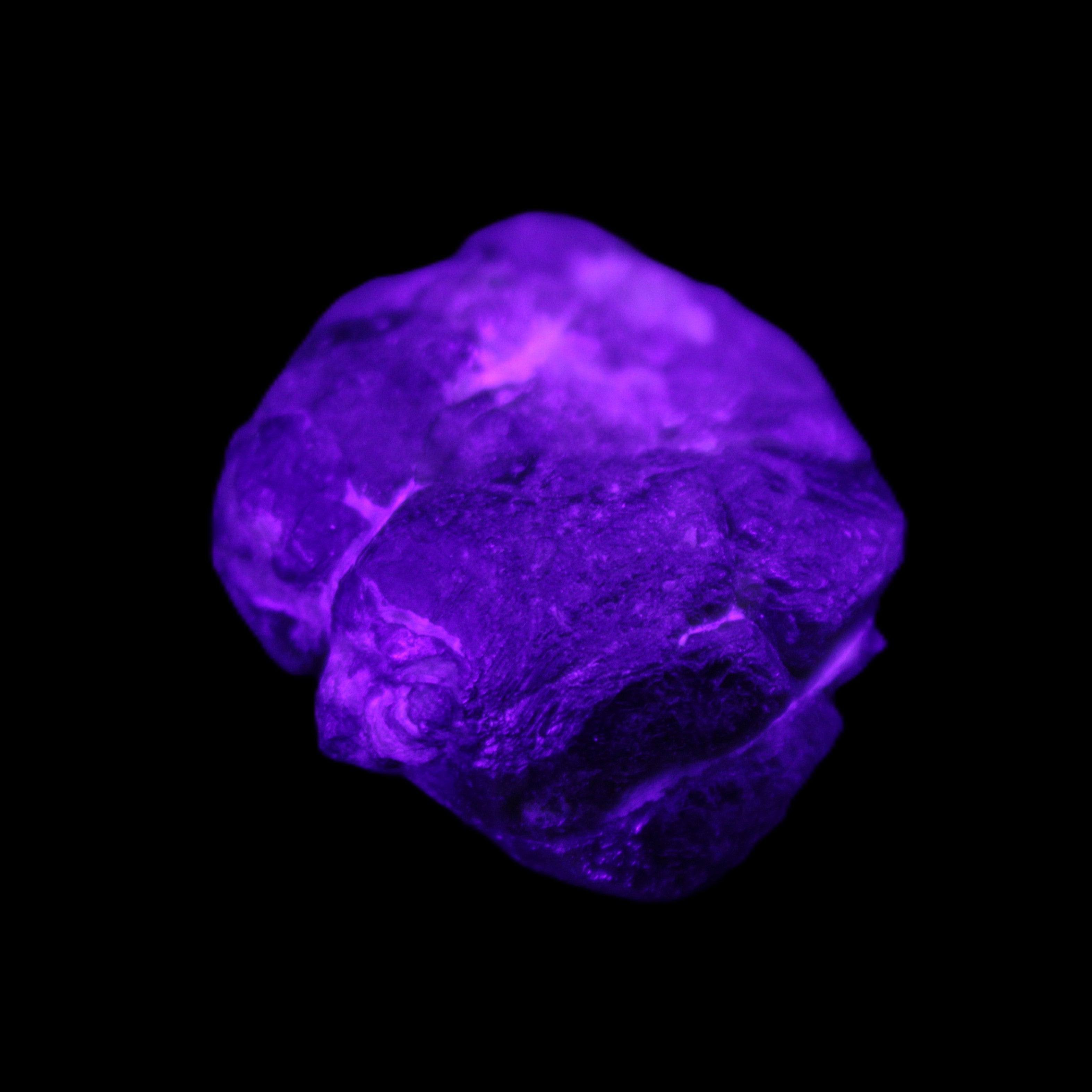 Green Garnet from Pakistan crystal 26*10mm 15.2g in UV light - Rocks and Things Store