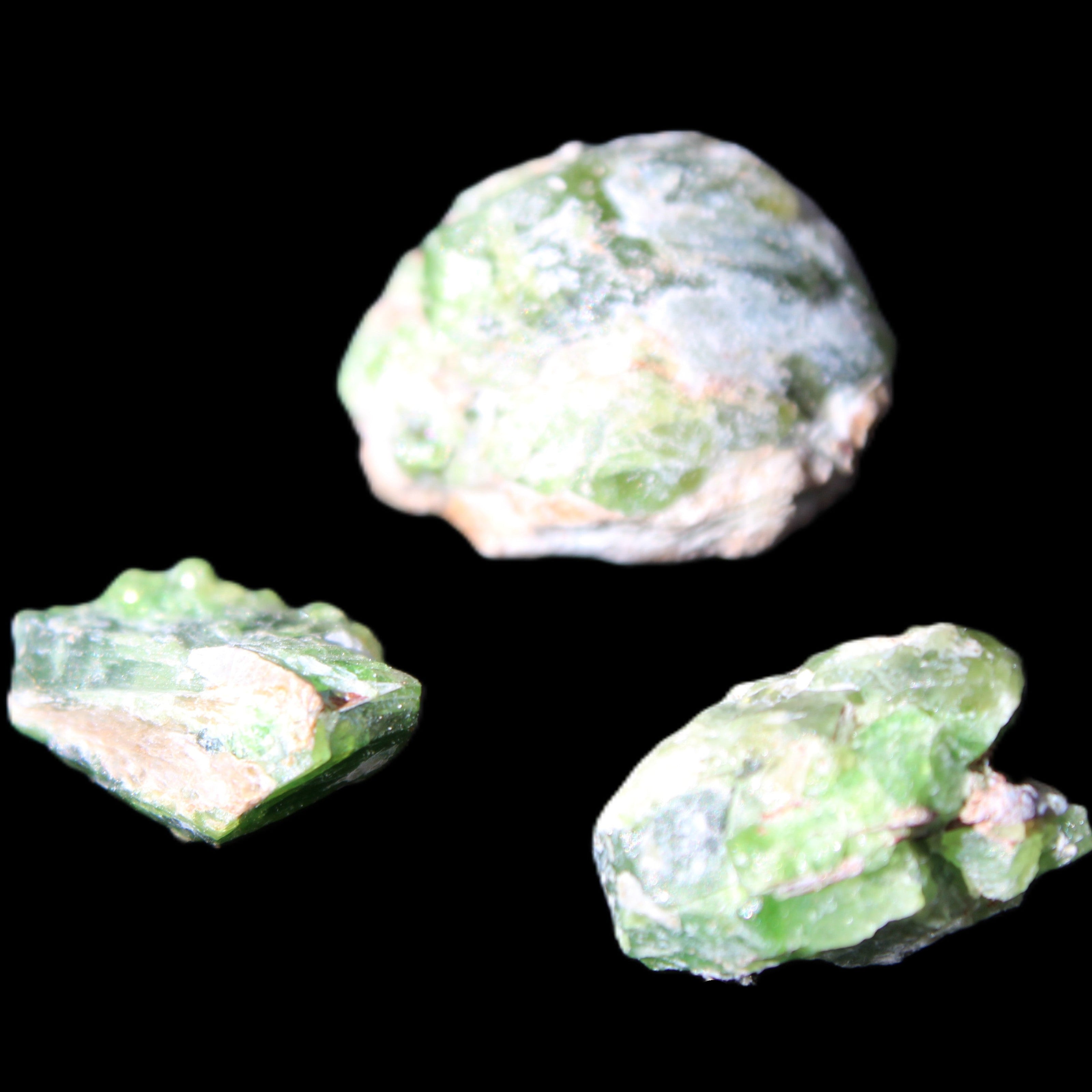 Green Garnet from Pakistan 3 crystals 20/15mm 12.6g in sunlight - Rocks and Things Store