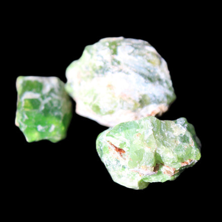 Green Garnet from Pakistan 3 crystals 20/15mm 12.6g in sunlight - Rocks and Things Store
