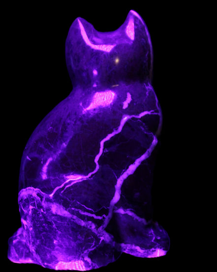Marble hand-carved Cat 88*58*130mm 801g in UV light - Rocks and Things Store