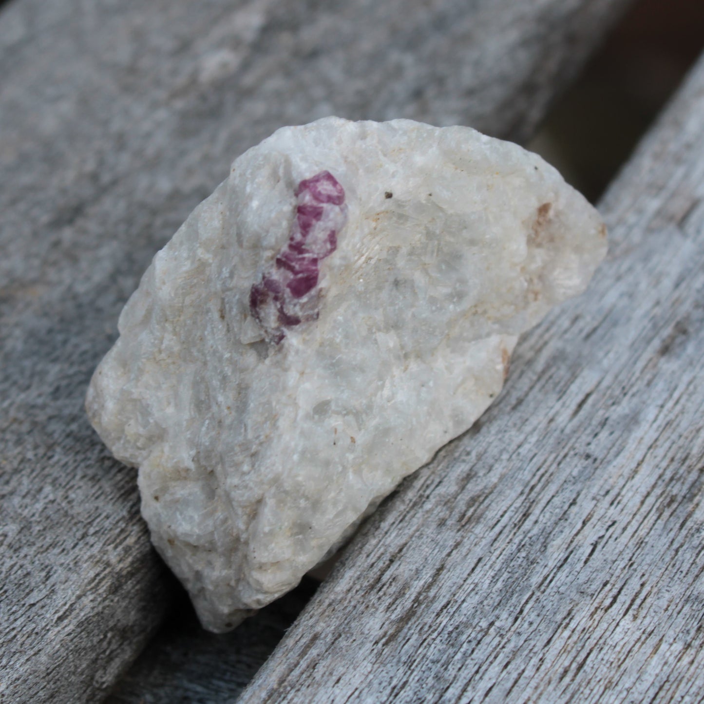 Ruby UV reactive with Muscovite in Marble 31.9g