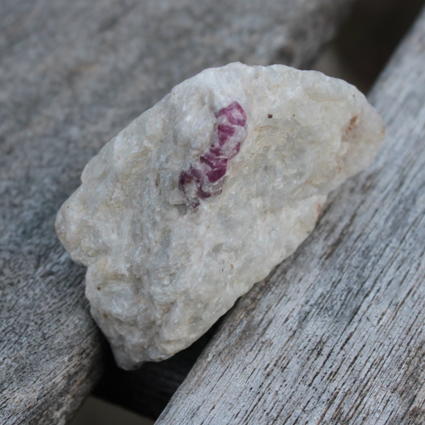 Ruby UV reactive with Muscovite in Marble 31.9g