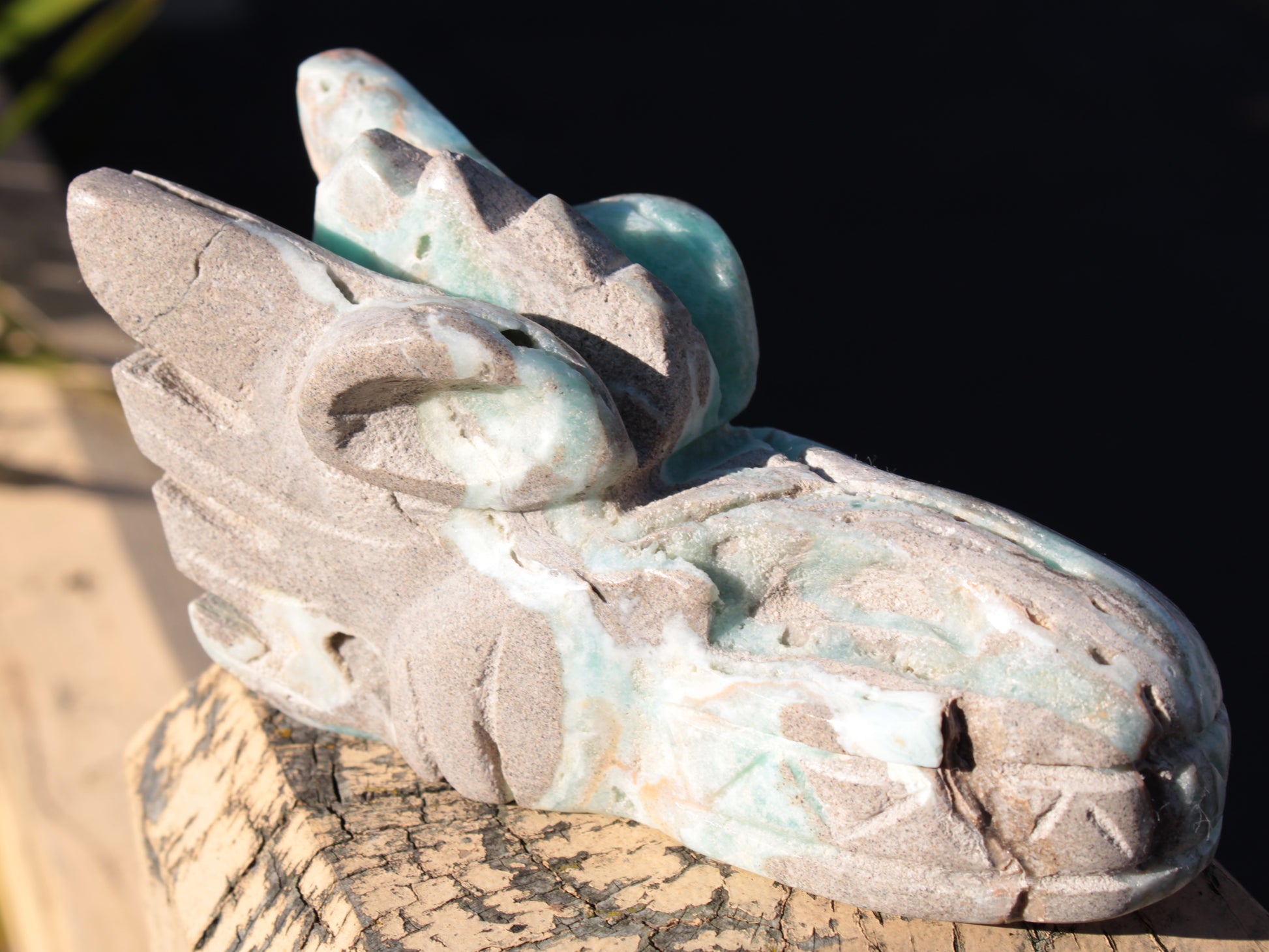 Caribbean Calcite hand-carved dragon's head 675g Rocks and Things