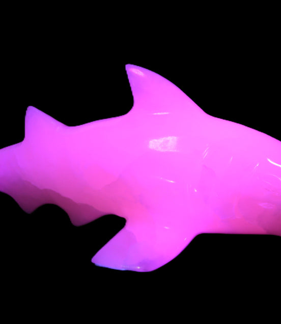 Mangano Calcite hand-carved shark 687g Rocks and Things