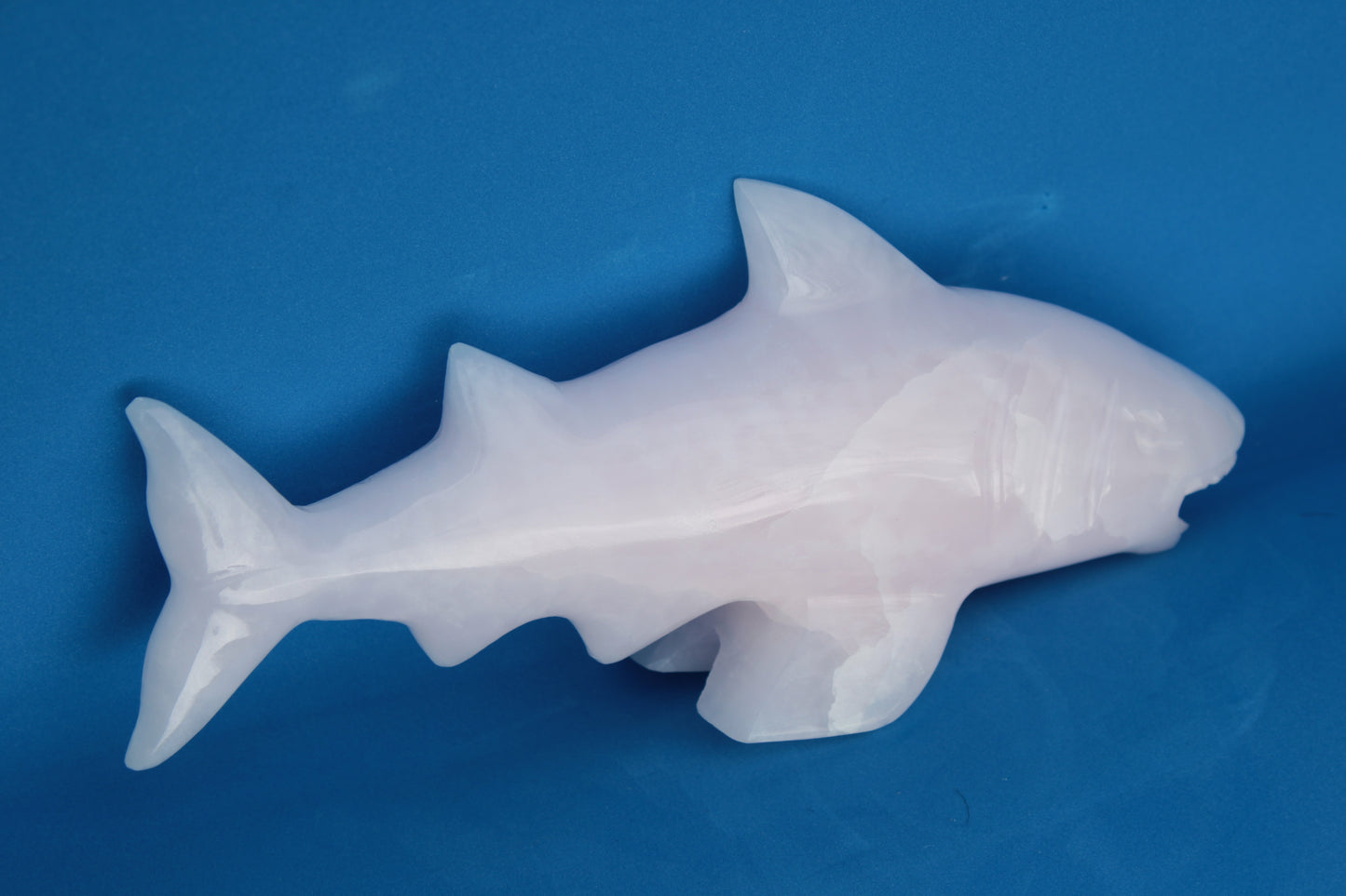 Mangano Calcite hand-carved shark 687g Rocks and Things