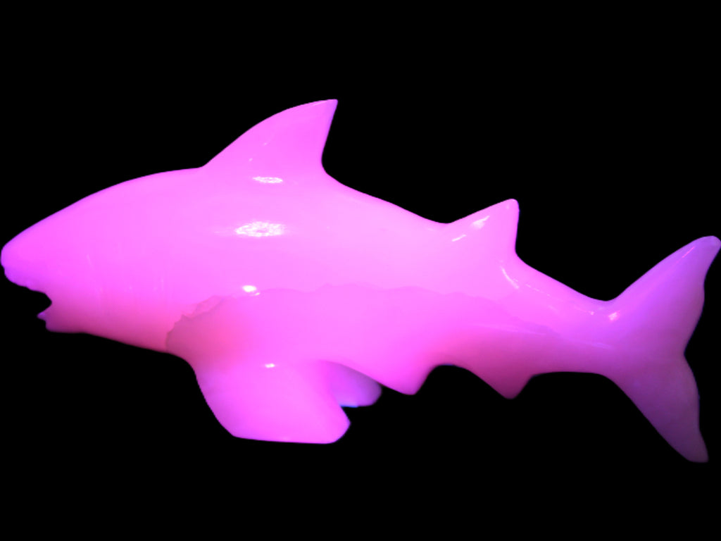 Mangano Calcite hand-carved shark 687g Rocks and Things