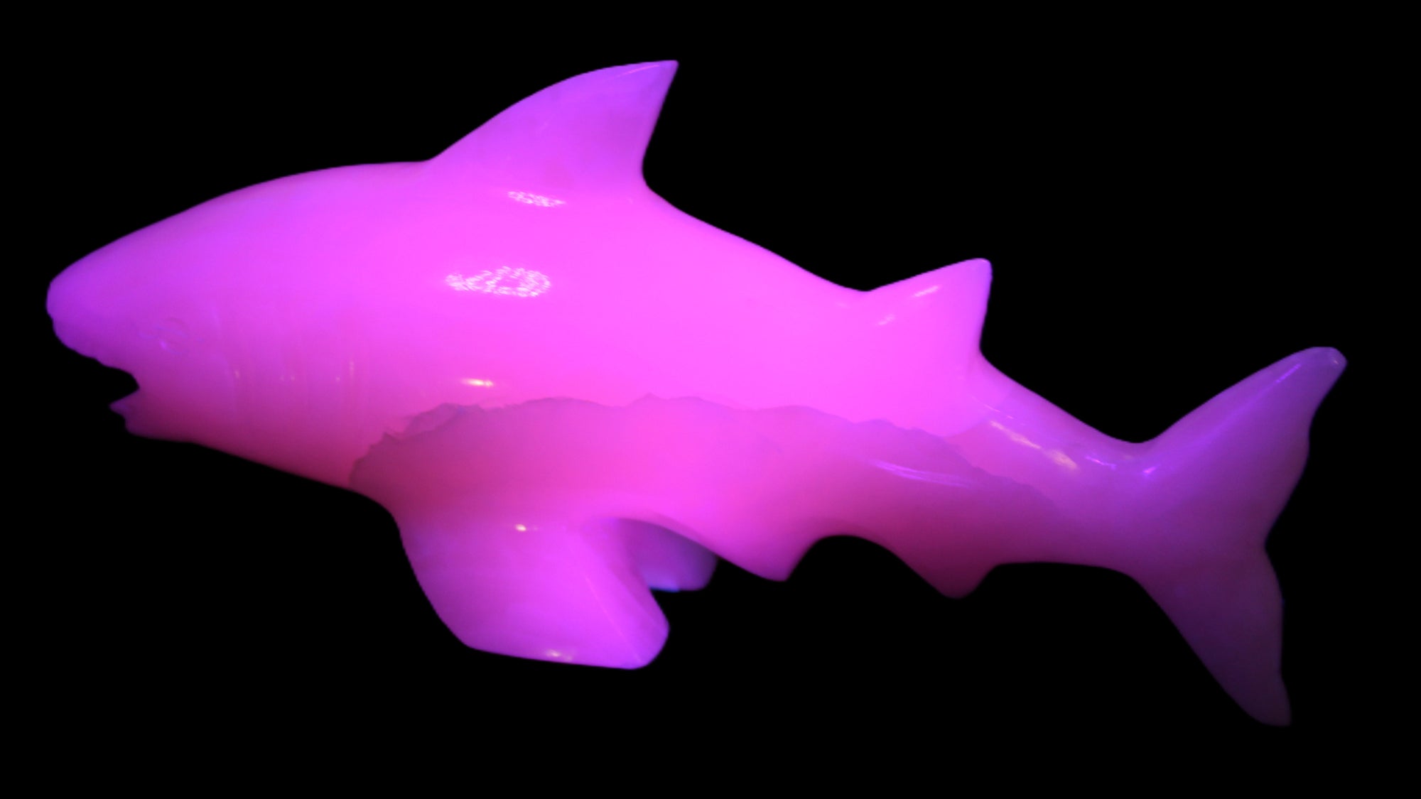 Mangano Calcite hand-carved shark 687g Rocks and Things
