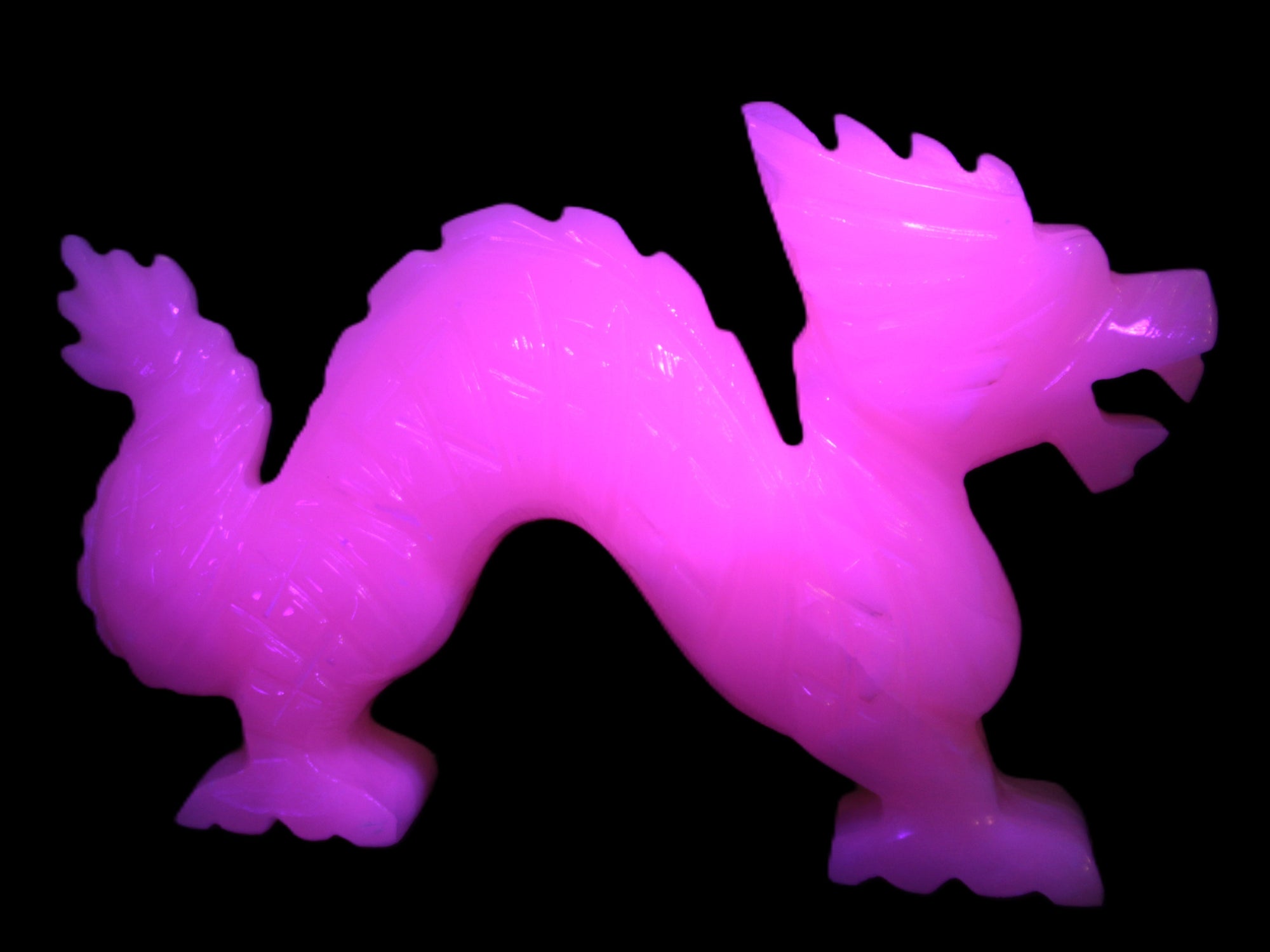 Mangano Calcite hand-carved Dragon 907g Rocks and Things