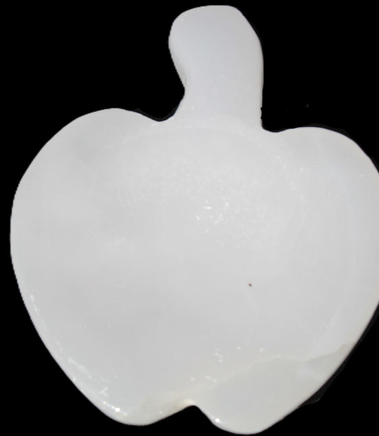 Mangano Calcite hand-carved apple 62-68g Rocks and Things