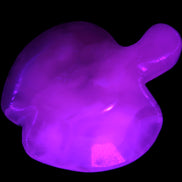 Mangano Calcite hand-carved apple 62-68g Rocks and Things