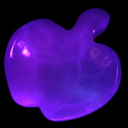 Mangano Calcite hand-carved apple 62-68g Rocks and Things