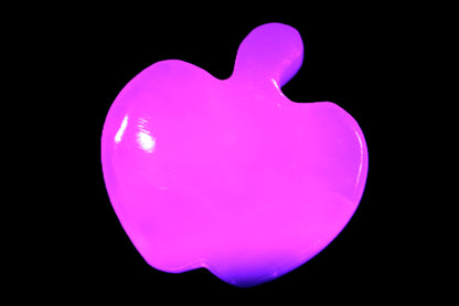 Mangano Calcite apple 62-68g in UV light