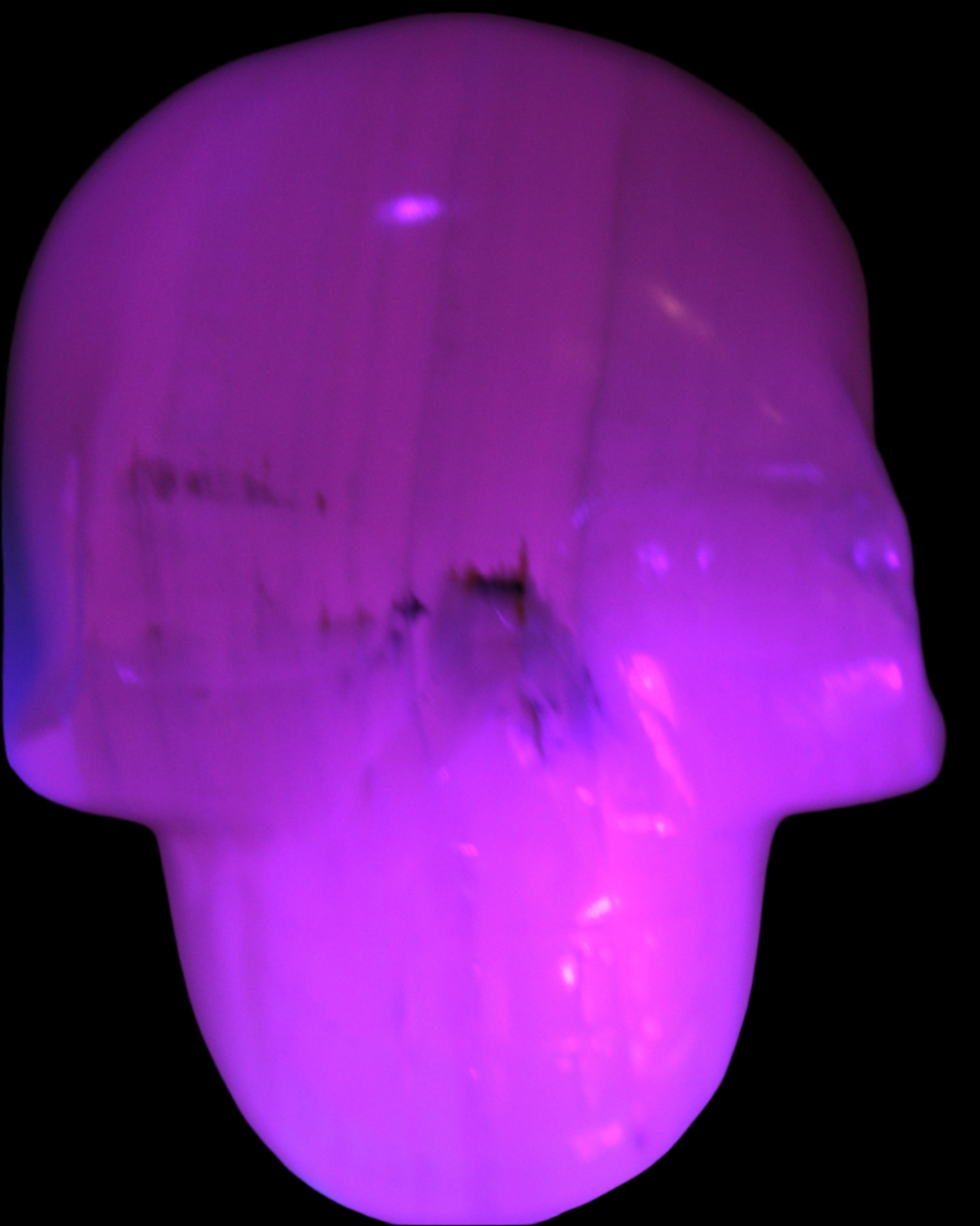 Mangano banded Calcite skull 43*44*48mm 161.5g in UV light - Rocks and Things Store