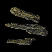 Long blade Epidote 3 crystals 69.7ct  13.9g in sunshine - Rocks and Things Store